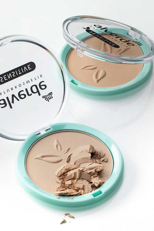 alverde NATURKOSMETIK poudre compacte matifiante Sensitive 01 Light 11 g